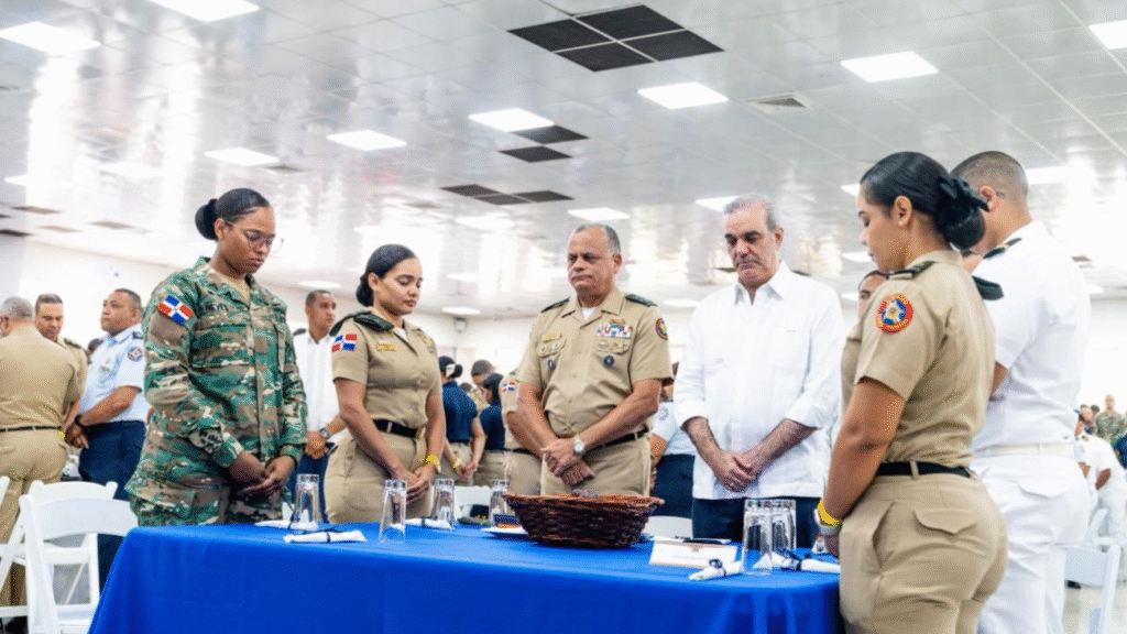 Abinader encabeza almuerzo navideño con militares – Remolacha Abinader encabeza almuerzo navideño con militares - Remolacha