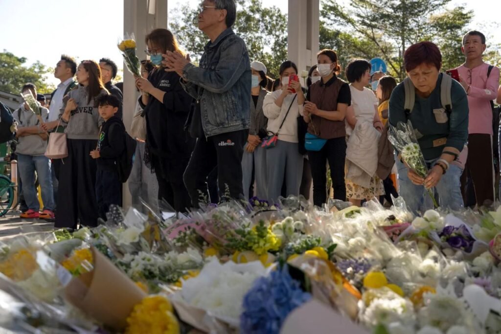 Investigan corrupción y negligencia en incendio en Hong Kong al menos 128 muertos Investigan corrupción y negligencia en incendio en Hong Kong al menos 128 muertos