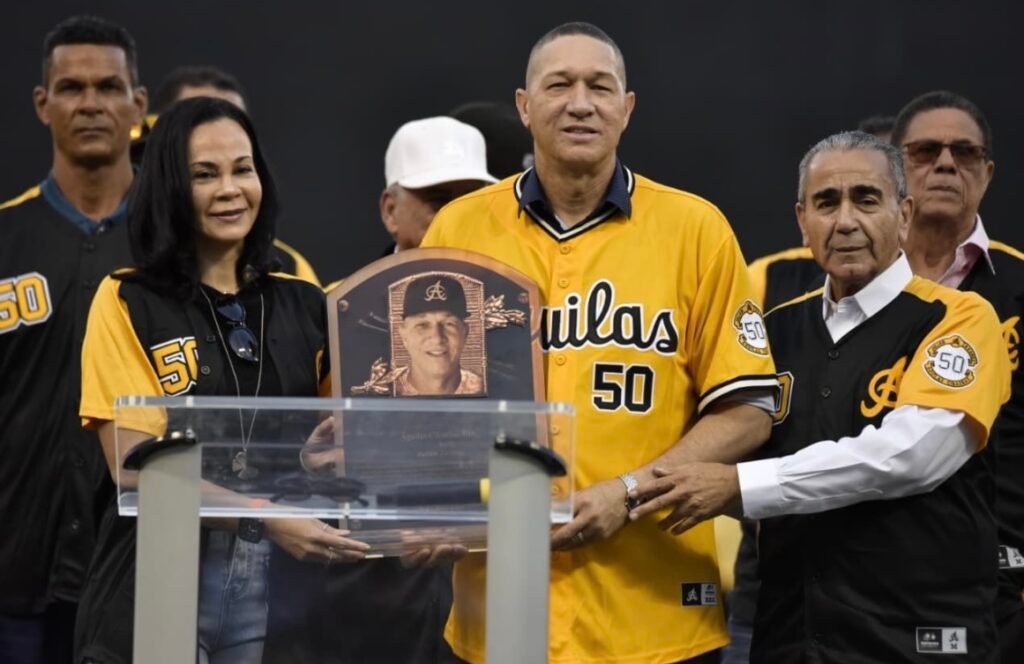 Las Águilas Cibaeñas retiraron el 50 de Julián Tavárez Las Águilas Cibaeñas retiraron el 50 de Julián Tavárez