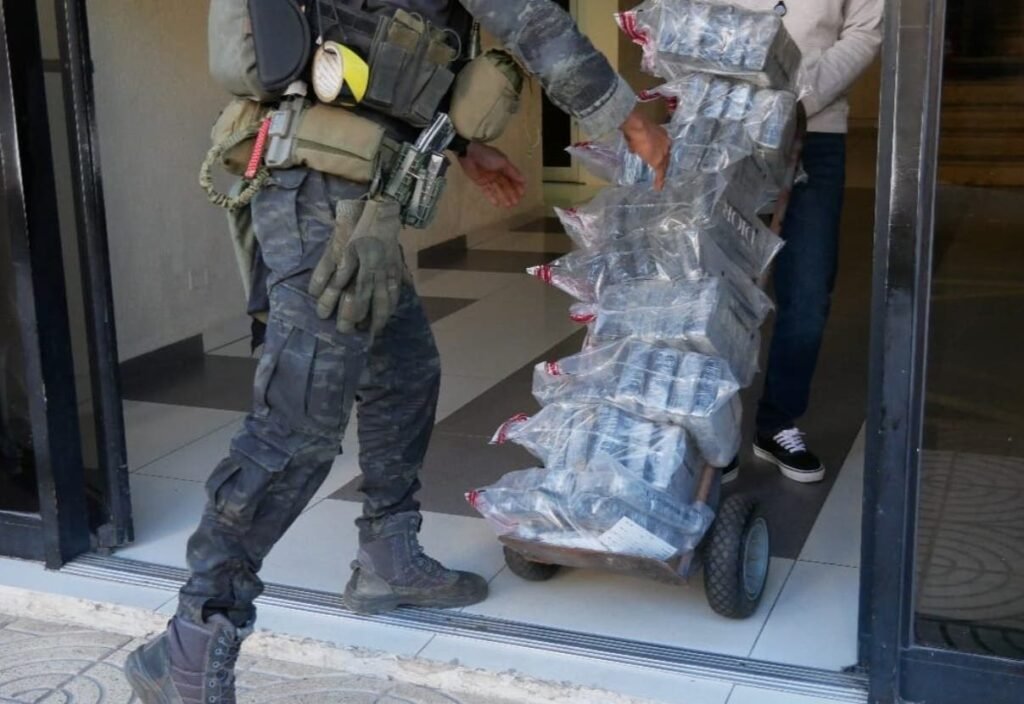 DNCD y Armada incautan 114 paquetes de cocaína en operación conjunta en Baní Las autoridades dominicanas detienen un alijo de 114 paquetes de cocaína