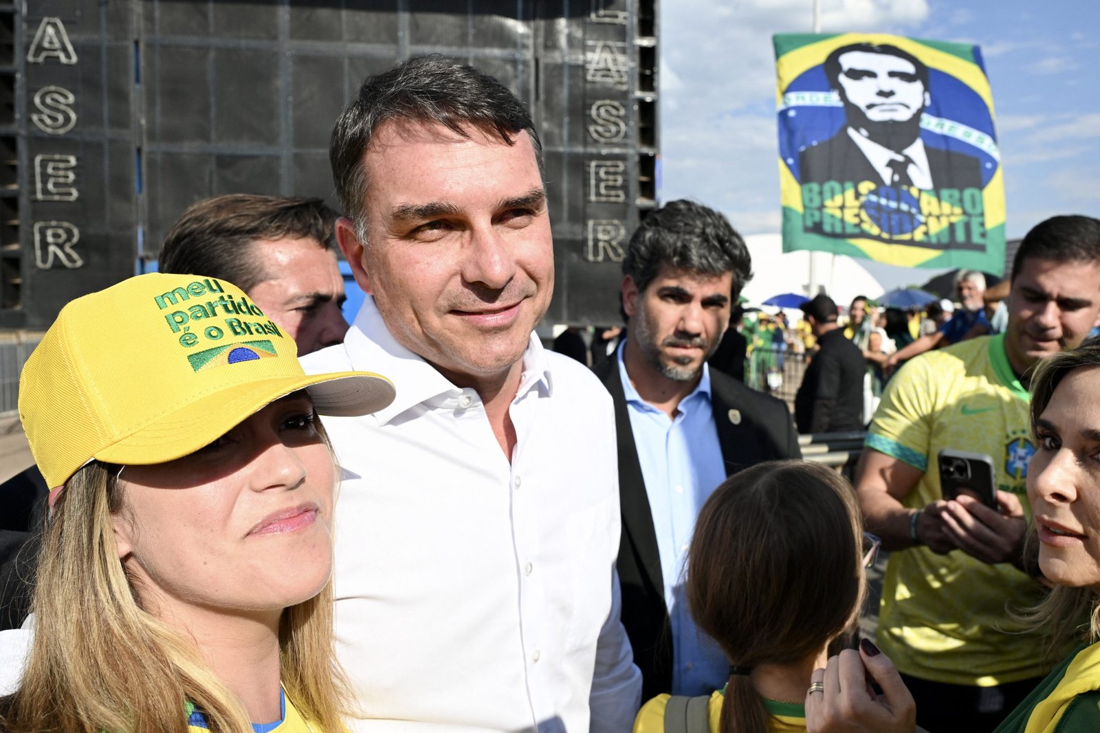 Flávio Bolsonaro será candidato a la presidencia de Brasil en 2026 – El ...
