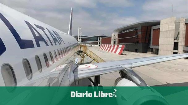 Improvisan rutas por tierra ante crisis de vuelos en Venezuela Improvisan rutas por tierra ante crisis de vuelos en Venezuela