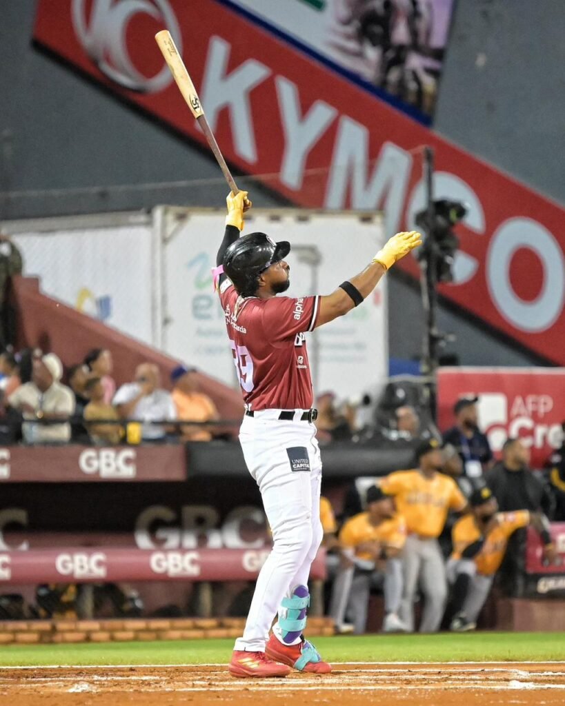 Kelvin Gutiérrez batea jonrón para guiar a los Gigantes a un triunfo sobre las Águilas Kelvin Gutiérrez batea jonrón para guiar a los Gigantes a un triunfo sobre las Águilas