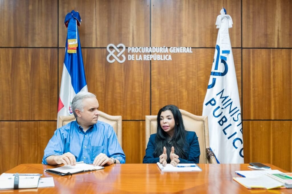 La Procuraduría y Educación elaborarán guía conjunta para proteger a los menores en las escuelas.