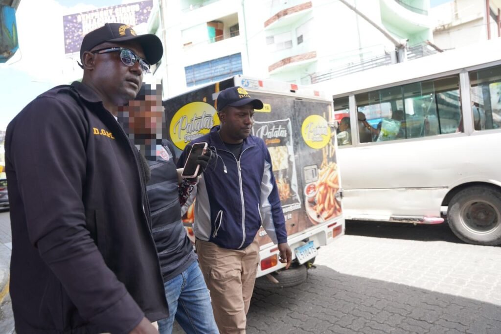 Migración detiene 2,350 y deportan 2,226 de jueves a sábado Migración detiene 2,350 y deportan 2,226 de jueves a sábado