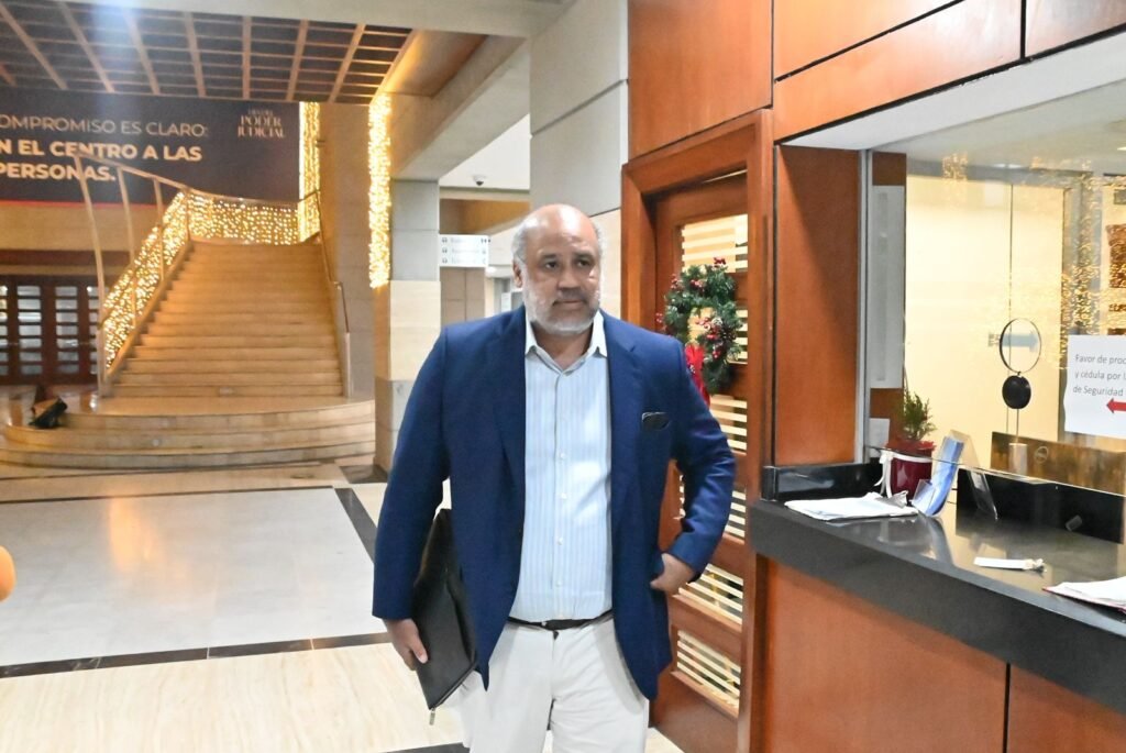 Santiago Hazim fue entrevistado por más de cuatro horas antes de ser detenido; abogado habla sobre medida de coerción